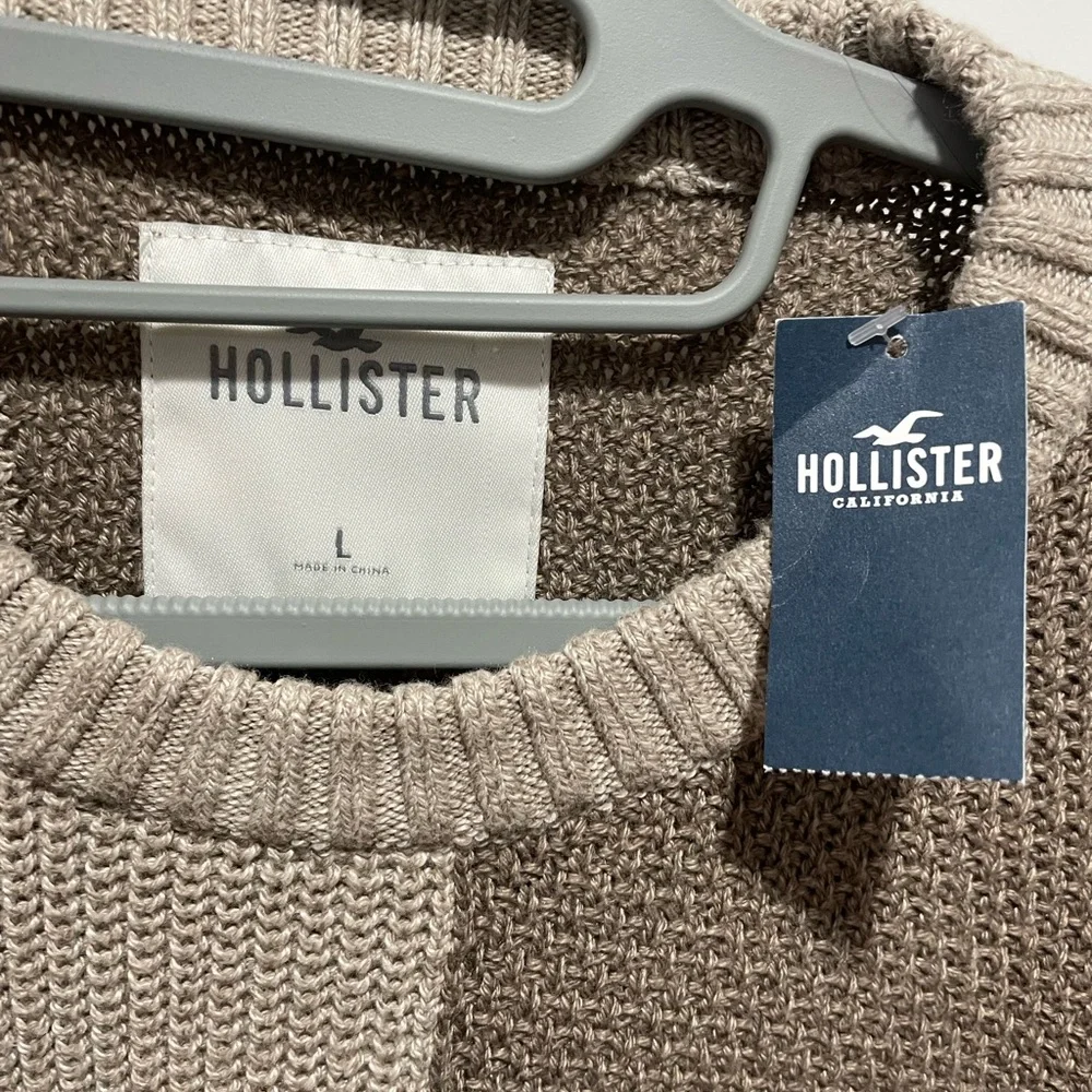 Hollister Men Two-Tone Cable Patch Crew Sweater in Beige Cream Taupe Size Large - Picture 3 of 6
